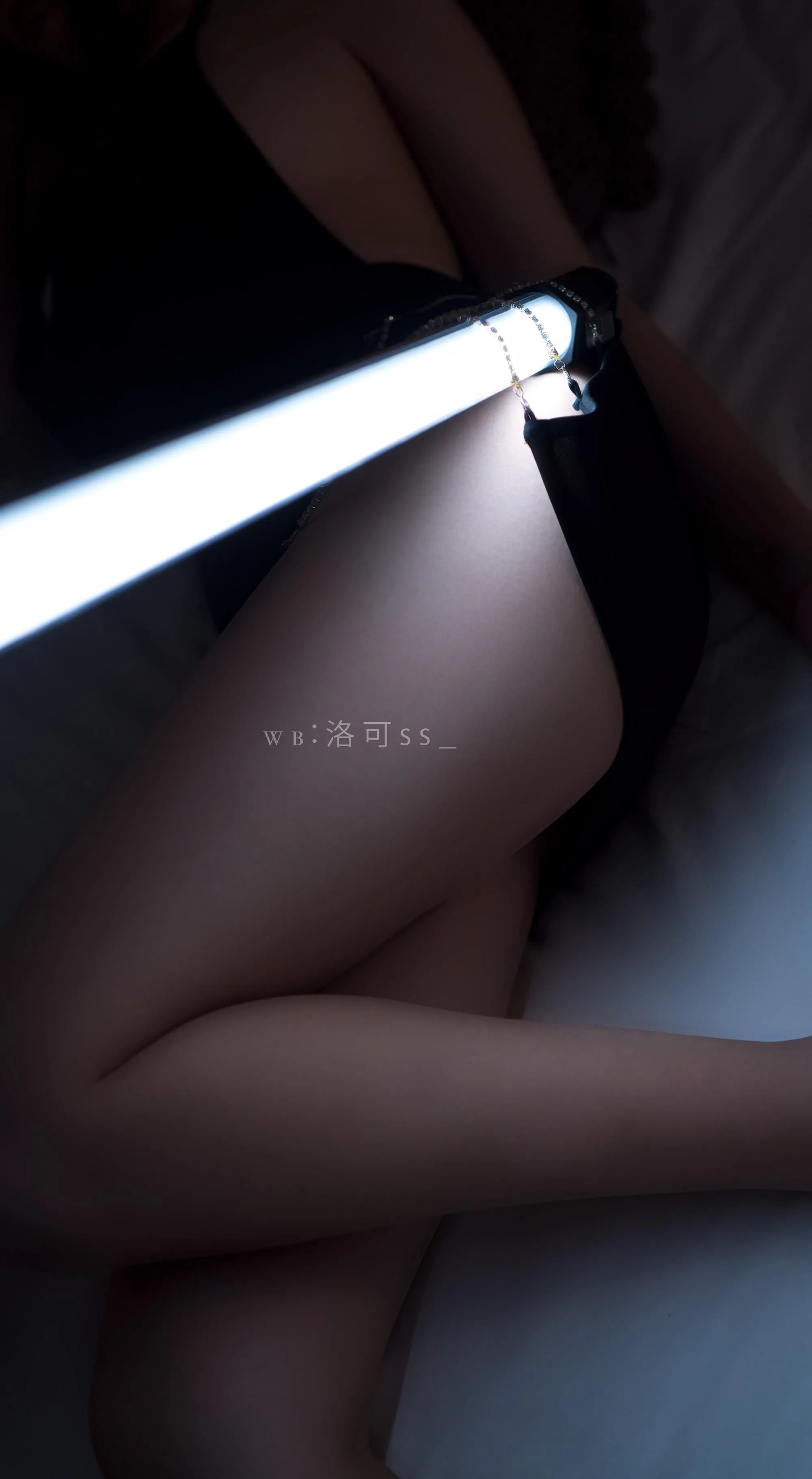 洛可ss – NO.03 光效黑吊带 [30P]插图9